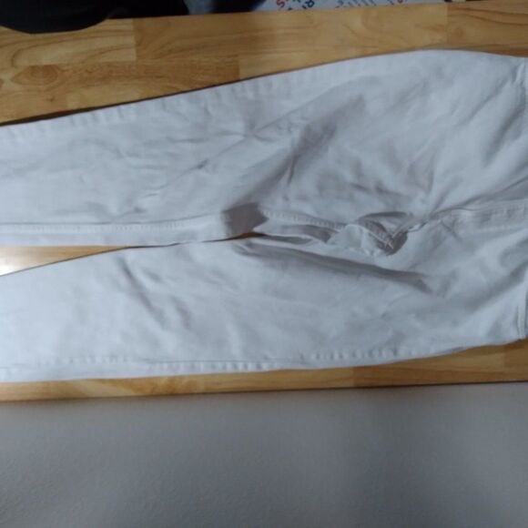 Vintage Levi's 551 Relaxed Tapered Leg White Denim Jeans - Picture 4 of 10